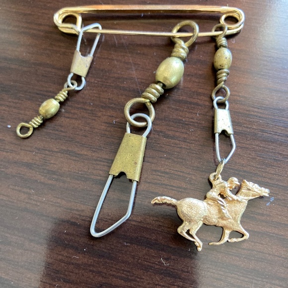Jewelry Making  Oversize Safety Pin, Vintage Swivel  pins.Race Horse Charm. - Picture 2 of 6
